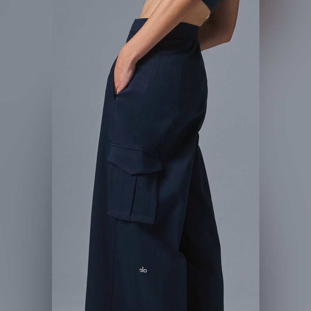 ALO YOGA Navy Wide-Leg Cargo Show Off Trouser Pants - Picture 4 of 8